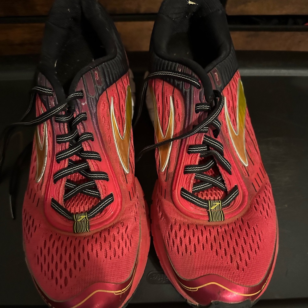Women’s Brooks running shoe